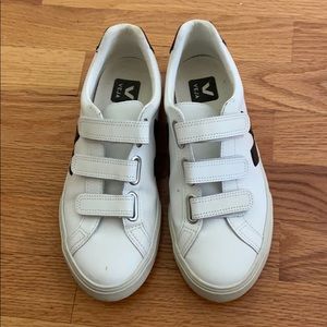Veja women’s shoes size 6